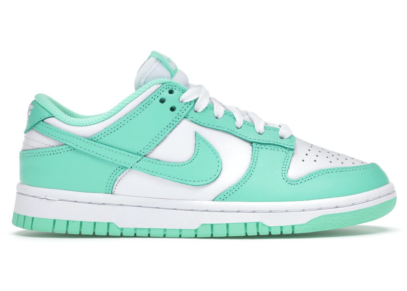 Nike Dunk Low ‘Green Glow’ (W)